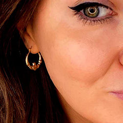 14k Gold Shiny Claddagh Design Hoop Earrings, Diameter 20mm