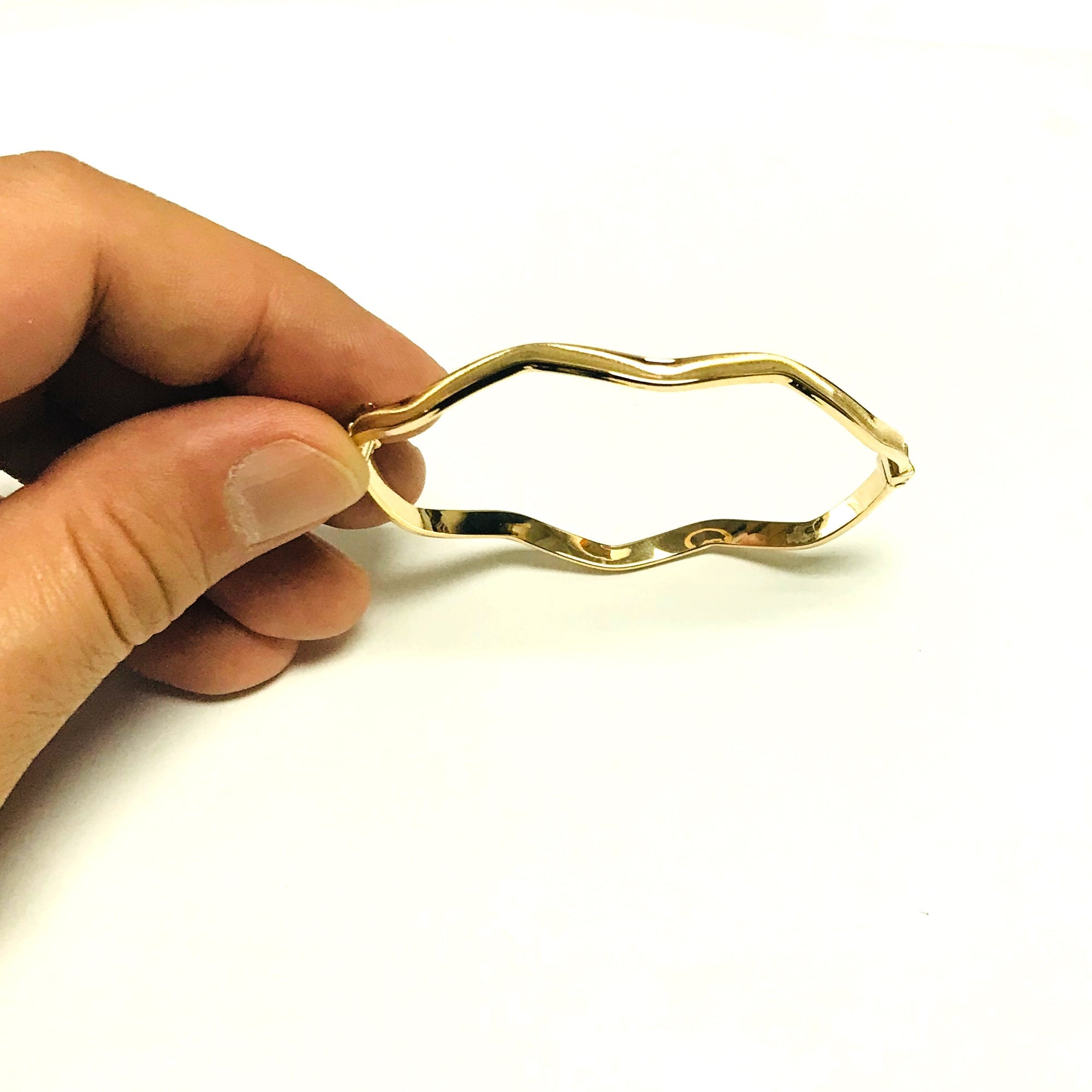 10k Yellow Gold Wave Women's Bangle Bracelet, 7.5" - JewelryAffairs