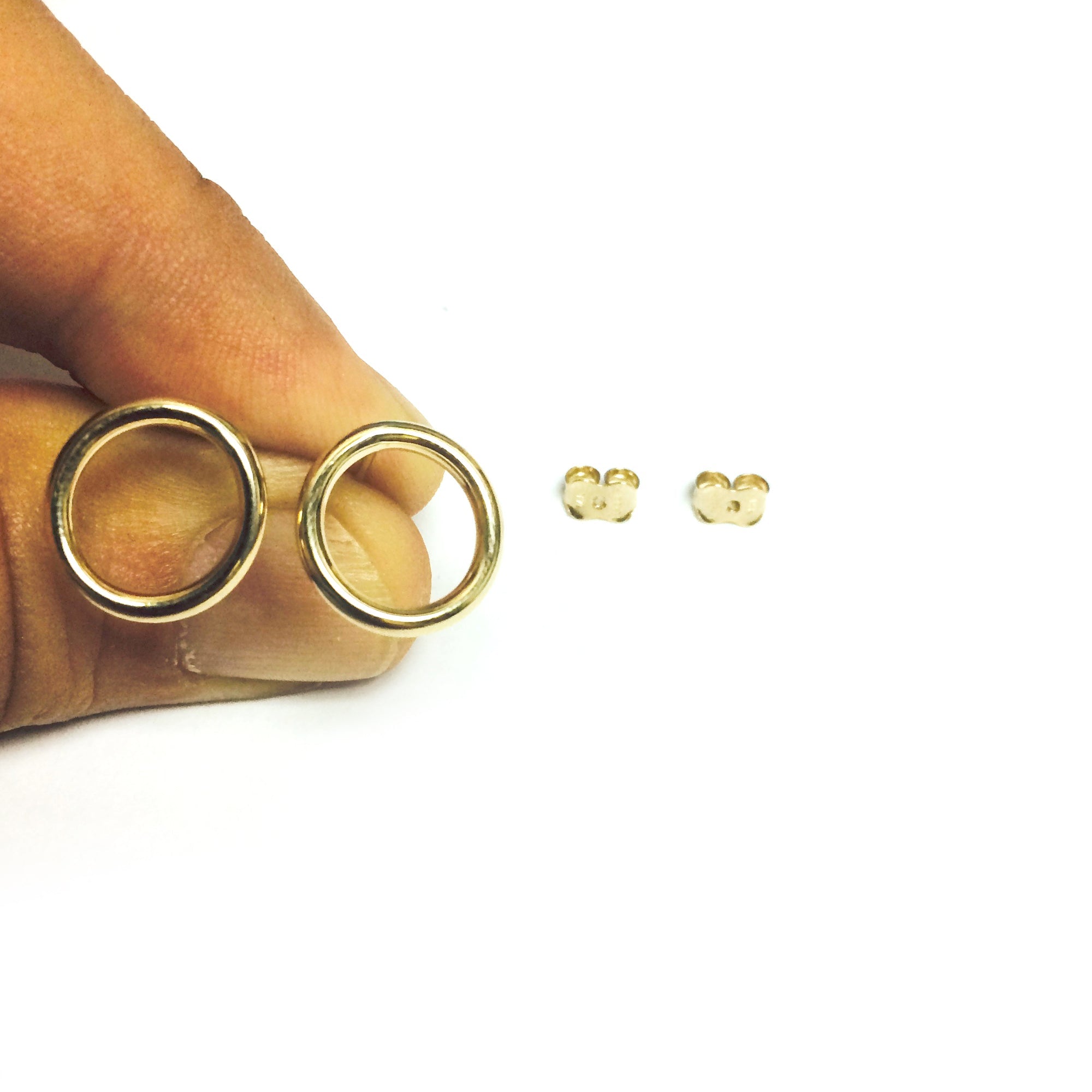 14K Gold Yellow Open Circle O Style Stud Earrings - JewelryAffairs